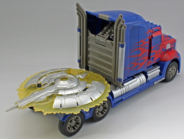 PE_OPTIMUS PRIME_05.jpg